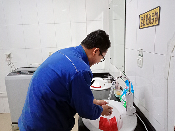 730黨建之窗丨洗手不再冰冰涼.jpg 730黨建之窗丨洗手不再冰冰涼.jpg